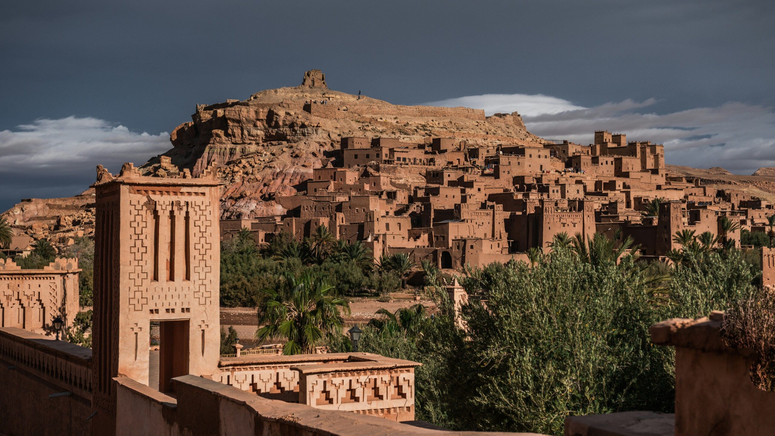 abdou-faiz-lA-P8-vagrI-unsplash-compressed